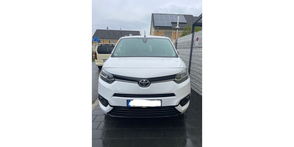 Toyota Proace City 82.000 km 22.800 &euro; Dortmund 44329