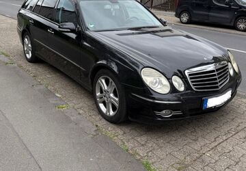 Mercedes-Benz E 320 266.000 km 7.499 &euro; Dortmund 44339