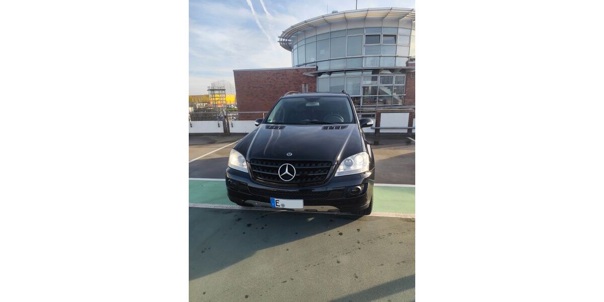 Mercedes-Benz ML 500 196.000 km 11.999 &euro; Essen 45355