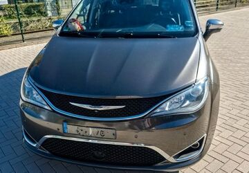 Chrysler Pacifica 114.000 km 21.111 &euro; Reken 48734
