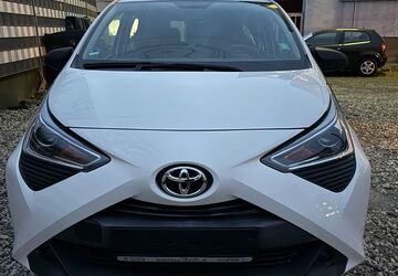 Toyota Aygo (X) 63.596 km 8.890 &euro; Essen 45143