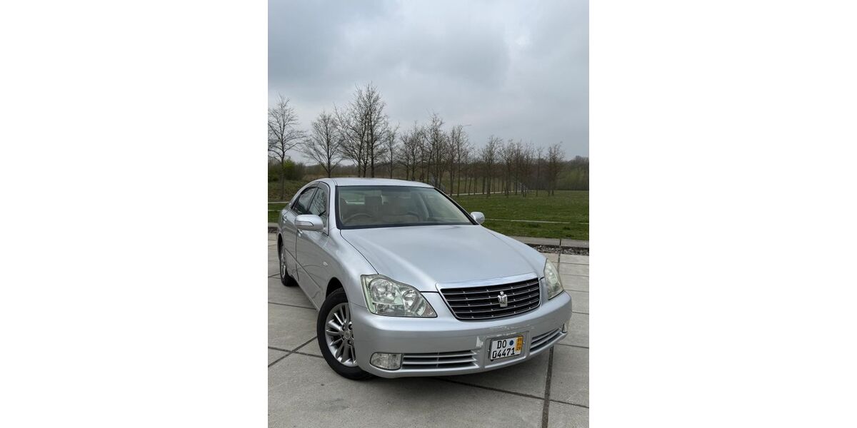 Toyota Crown 47.200 km 6.850 &euro; Dortmund 44379