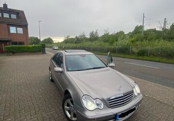 Mercedes-Benz 220 225.000 km 5.400 &euro; Essen 45409