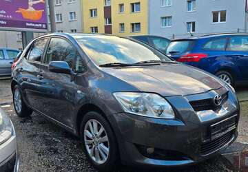 Toyota Auris 124.000 km 7.200 &euro; Essen 45144